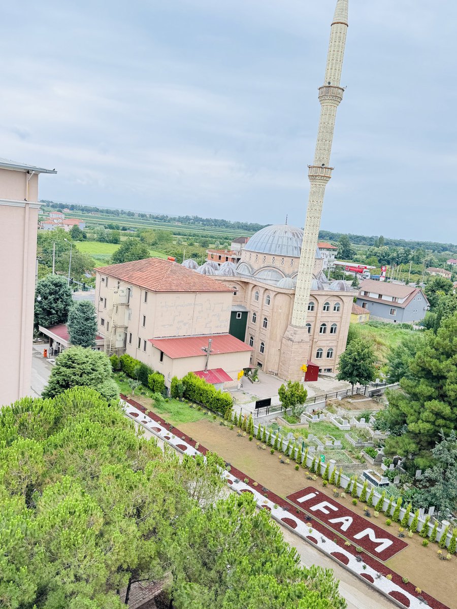 Elhamdülillah, İFAM’da aldığım tahsil, beni sadece geçmişin izlerini takip eden biri değil, aynı zamanda geleceğe söz söyleyebilecek bir nefer kılmıştır.
#fakülteyleİFAM