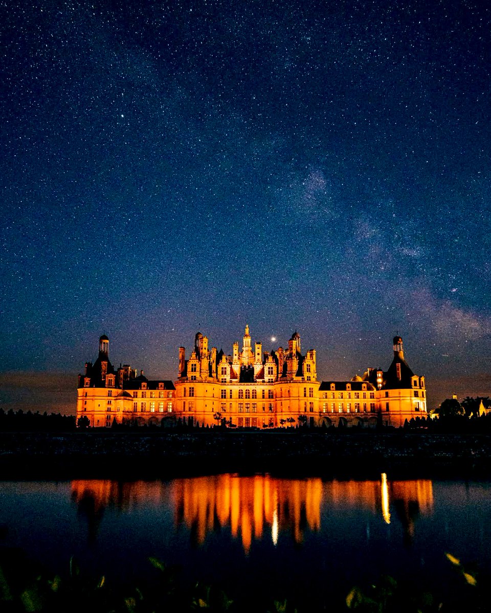 🌙 Le #chateaudechambord sous un ciel étoilé à l’occasion de la #nuitdesetoiles ✨⭐️