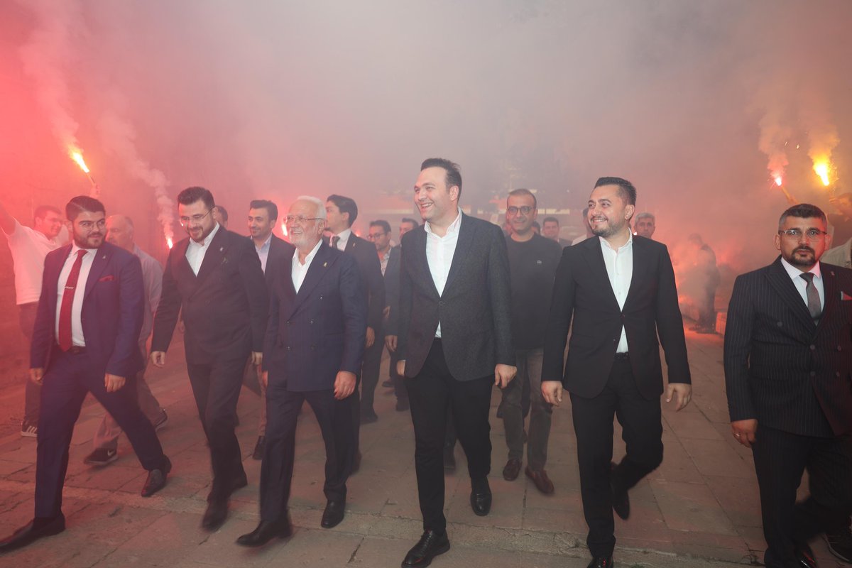 Yusuf İBİŞ (@avyusufibis) on Twitter photo 📍Kayseri’de "Söz Gençlikte“ dedik🙋🏻♂️
81 ilde başlattığımız “Söz Gençlikte” programımız kapsamında Kayseri’mizin gençleriyle bir araya geldik.
Genel Başkan Vekilimiz Sayın <a href="/mustafaelitas/">Mustafa Elitaş</a> ile birlikte gençlerimizle muhabbet dolu bir akşamı geride bıraktık.
Mekke'den Gazze'ye, 📍Kayseri’de "Söz Gençlikte“ dedik🙋🏻♂️
81 ilde başlattığımız “Söz Gençlikte” programımız kapsamında Kayseri’mizin gençleriyle bir araya geldik.
Genel Başkan Vekilimiz Sayın <a href="/mustafaelitas/">Mustafa Elitaş</a> ile birlikte gençlerimizle muhabbet dolu bir akşamı geride bıraktık.
Mekke'den Gazze'ye,