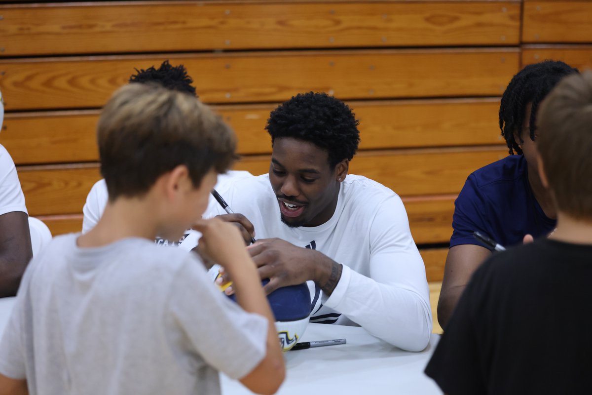 Quinnipiac Men's Basketball tweet media