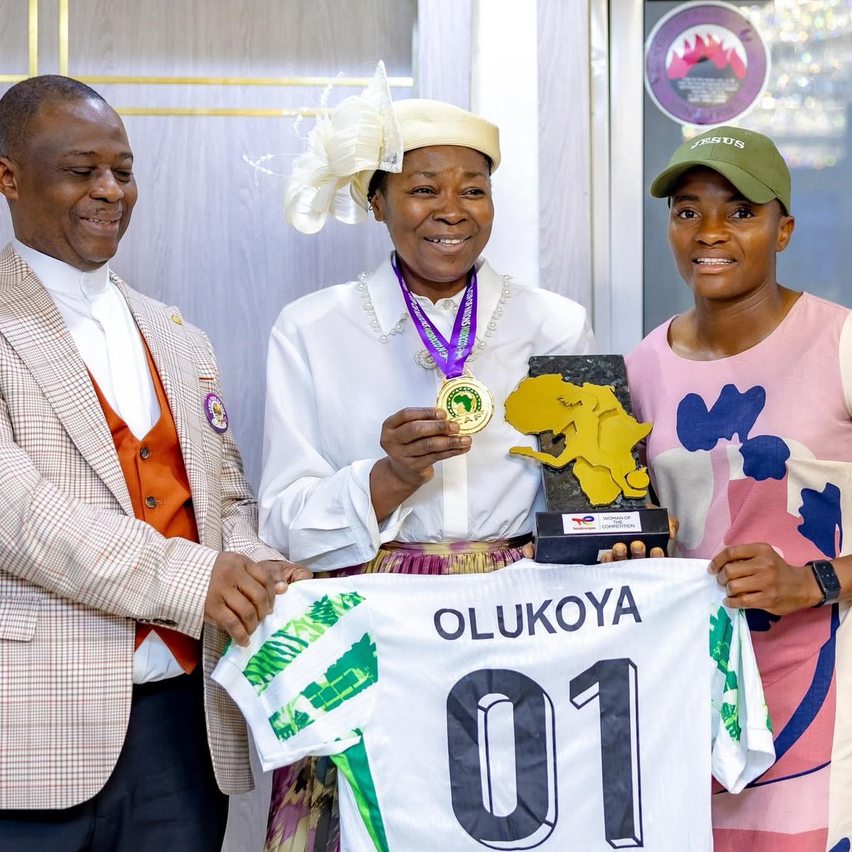 therealchurchg1's tweet image. Super Falcons Star and WAFCON Winner, Rasheedat Ajibade, earlier today presented a Customized Jersey to Dr. D. K. Olukoya as she testifies at MFM Headquarters.

Source: Dr. D. K. Olukoya Page

#ChurchGist