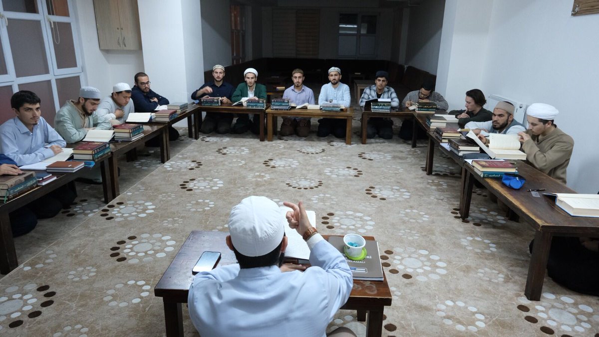 İktisadi ve ekonomik sıkıntılardan kurtulmak için uğraştığımız kadar eğitimdeki buhranlardan kurtulmaya çalışmazsak batıya meftun nesillerin önünü alamayacağız. 
Bilinizki biz asıl krizi ekonomide değil eğitimde yaşıyoruz. 

#FakülteyleİFAM