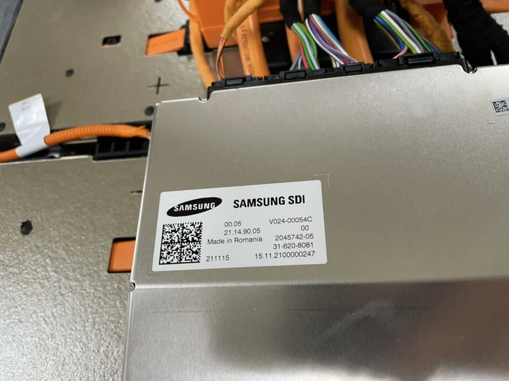 We need this BMS to save customer €14,000!

Did you know that if the BMS fails on a Fiat 500e, you have to discard 500 kg of perfectly healthy lithium and buy a whole new battery pack for €14,000? That’s because the OEM doesn’t sell the BMS separately — a practical example of