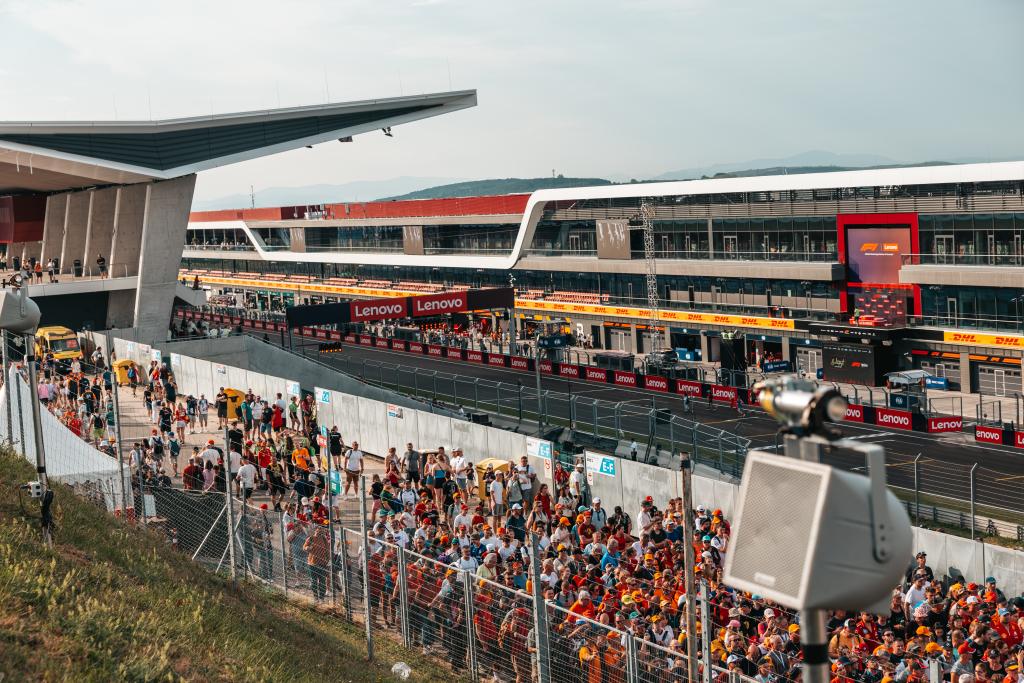 Day one at <a href="/HungaroringF1/">Hungaroring</a> ✅

What a track! 🇭🇺

#McLaren | #HungarianGP