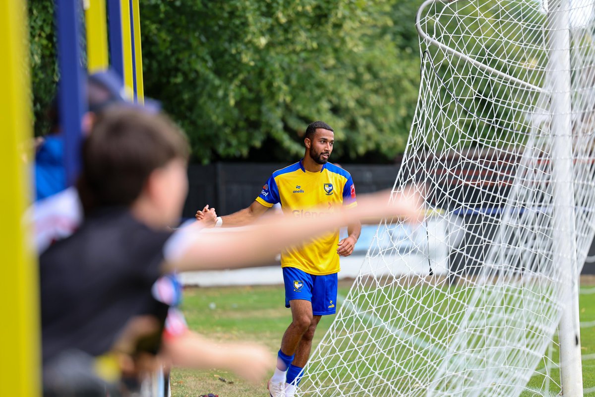 Today’s two goalscorers. 

<a href="/CyrusBabaie/">Cyrus Babaie</a> x <a href="/MHardz_11/">Michael Harding</a> 

📸 <a href="/BabaieLinda/">Linda Babaie</a> 👏 

#UpTheComrades | #UTC