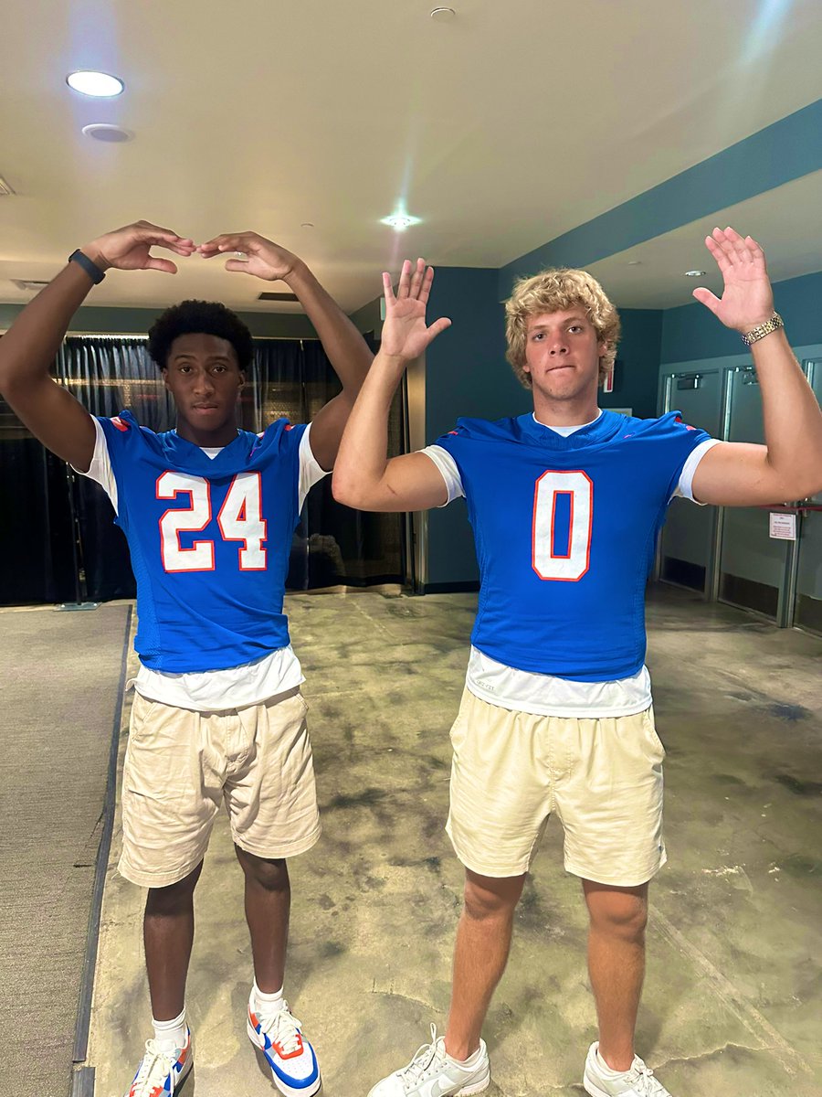 Buckeye commits, Bolles 4⭐️ LB Simeon Caldwell <a href="/Sim_C24/">Simeon Caldwell</a> and 6'4 215lb Corbyn Fordham <a href="/Fordhamcorbyn/">Corbyn</a> represent THE Ohio State University at Baker's Sports Media Day!