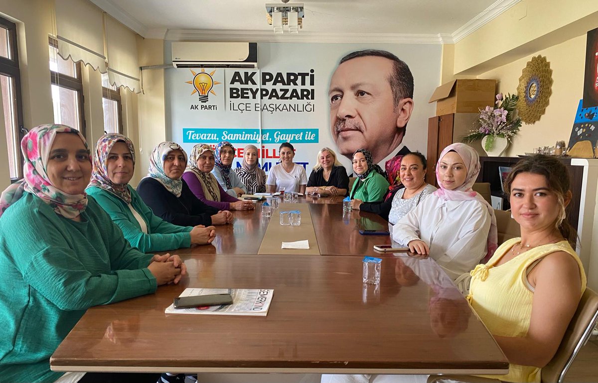 📌Beypazarı / Haftalık Olağan Yönetim Kurulu Toplantısı

Toplantımız hayırlara vesile olsun.

Birliğimiz daim olsun inşallah.

#sevdamızankara

<a href="/tugbaisikercan/">Tuğba IŞIK ERCAN</a>
<a href="/akgul_aysel/">Aysel Koçak Akgül</a>
<a href="/FilizTurhan_/">Filiz Turhan</a>
@macidemir 
<a href="/FHancizadeoglu/">Fatma HANCIZADEOĞLU</a>