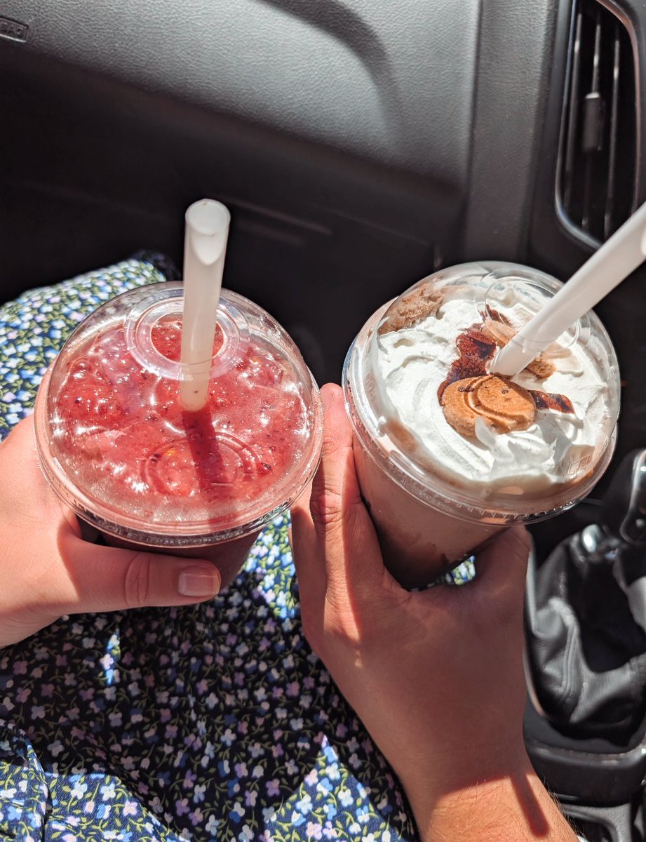 _megsray's tweet photo. J U L Y ✨ 🦋 🍰 ☕ 🌸 https://t.co/hZOKhGnG9o