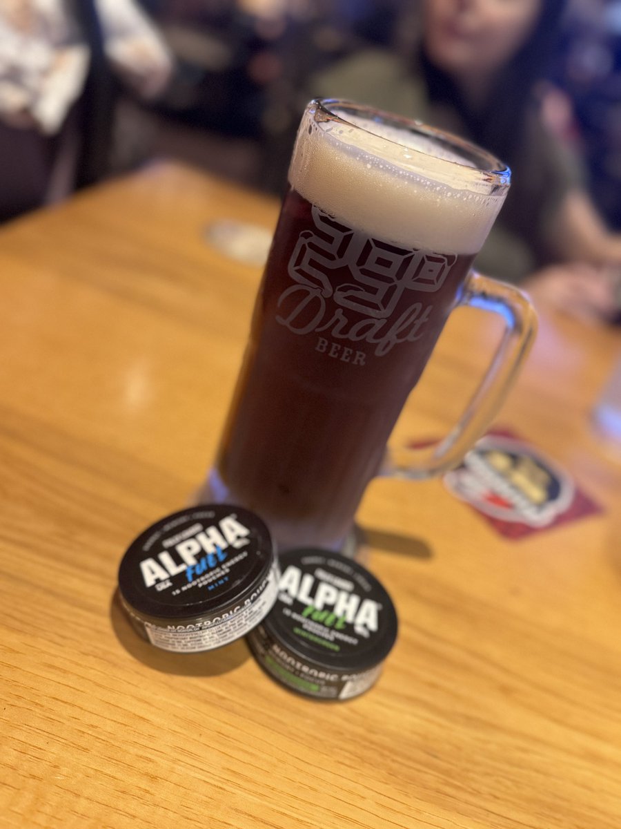 Been lookin forward to this all week.. 
29 degrees of pure crisp Deliciousness paired with a double stack of <a href="/FullyLoaded_Dip/">Fully Loaded Chew</a> 😎💪

Happy saturdaze yall 

•Love The Fam• 
<a href="/MighmaOfficial/">Mighma</a>  
<a href="/MighmaMob/">Mighma Mob</a>  
<a href="/CrazeCrew_/">Craze Crew</a>  

 •Shoutout to my Sponsors•
 <a href="/LumiaStream/">Lumia Stream</a>  
@HappyVibesLLC