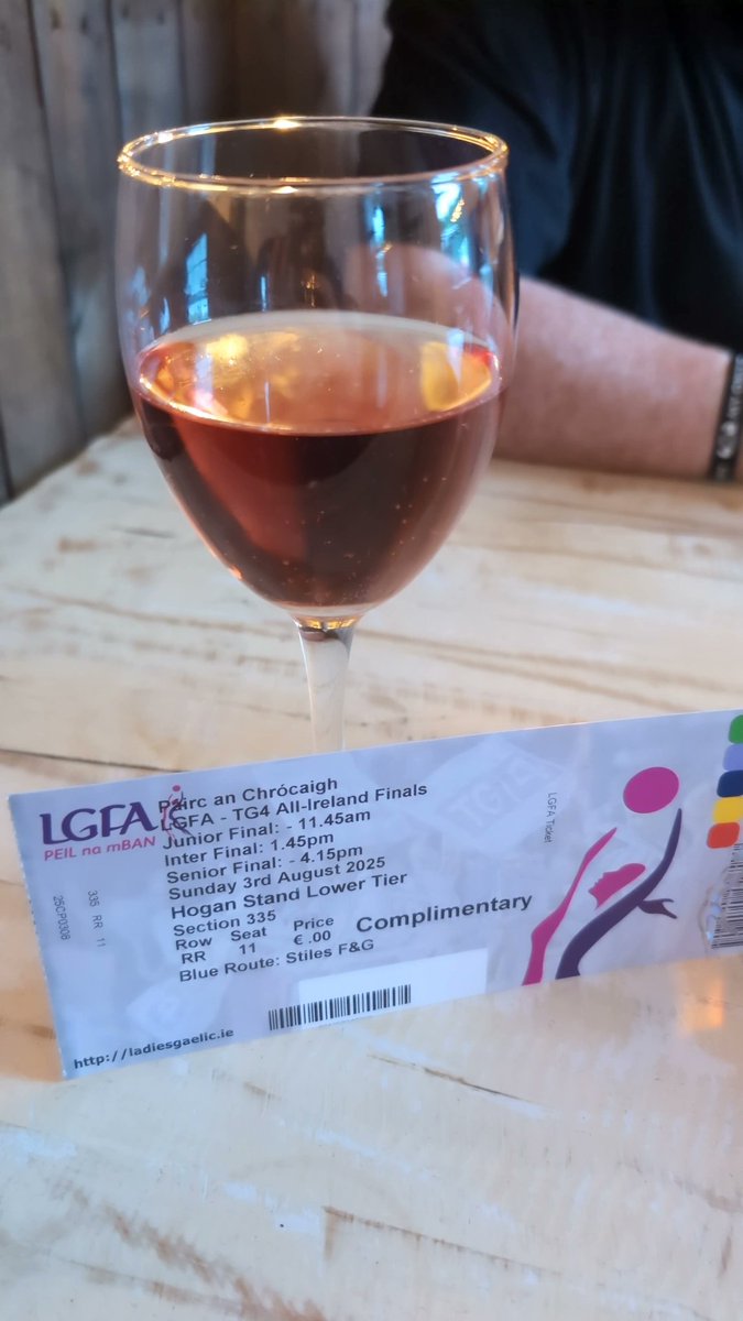 Getting excited for tomorrow 🙌🏼 party starts now 🍷

Up Tyrone! ⚪🔴