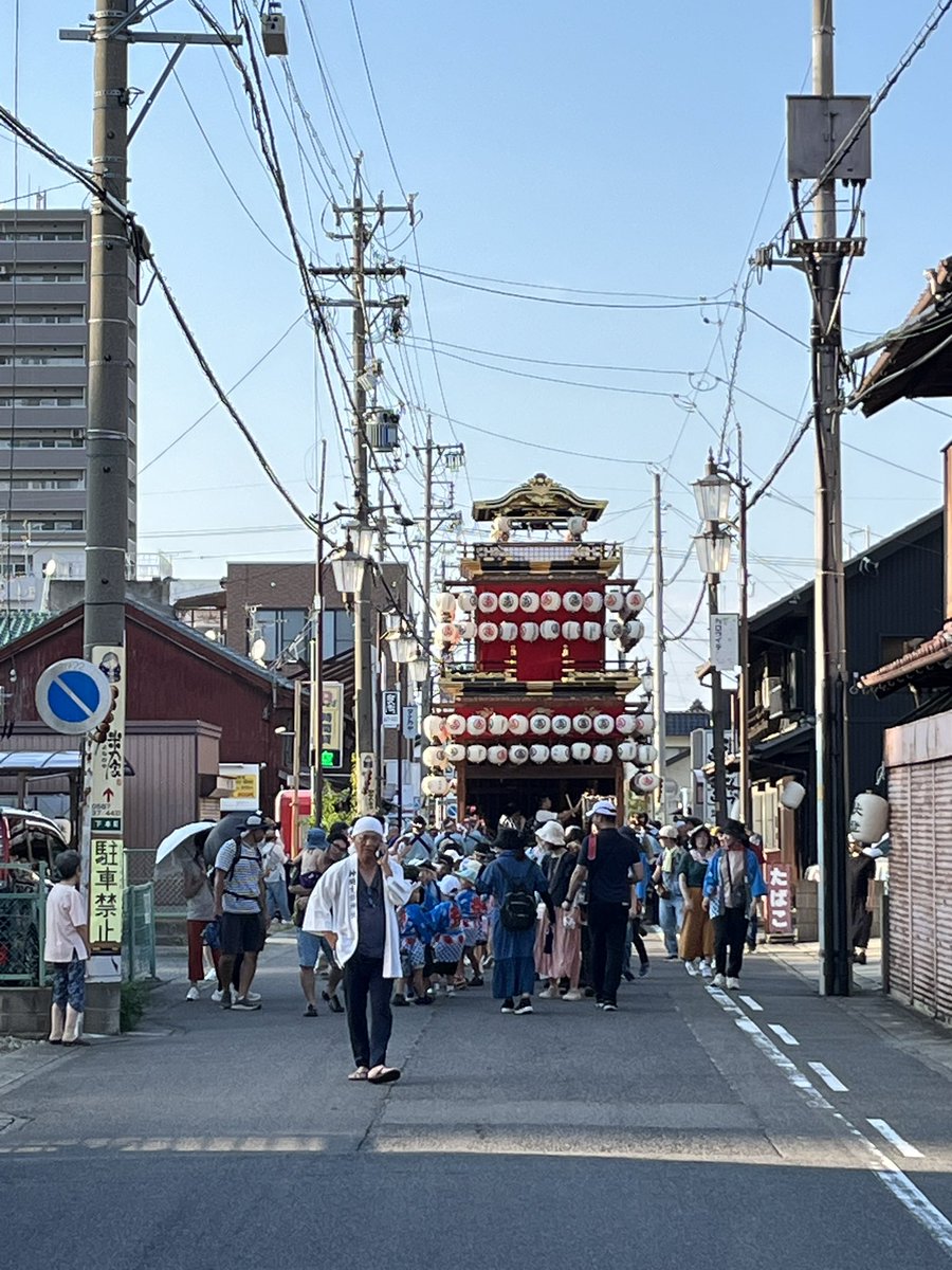 昨日は地域の山車祭りのお手伝い。
いいだしが出ていました。笑😊

実家の方ではお神輿も無くなっちゃったし、地域の盆踊りも小学校区に集約されてしまったので、、こうして地域のお祭りに関われるのは懐かしかったり、嬉しかったり✨