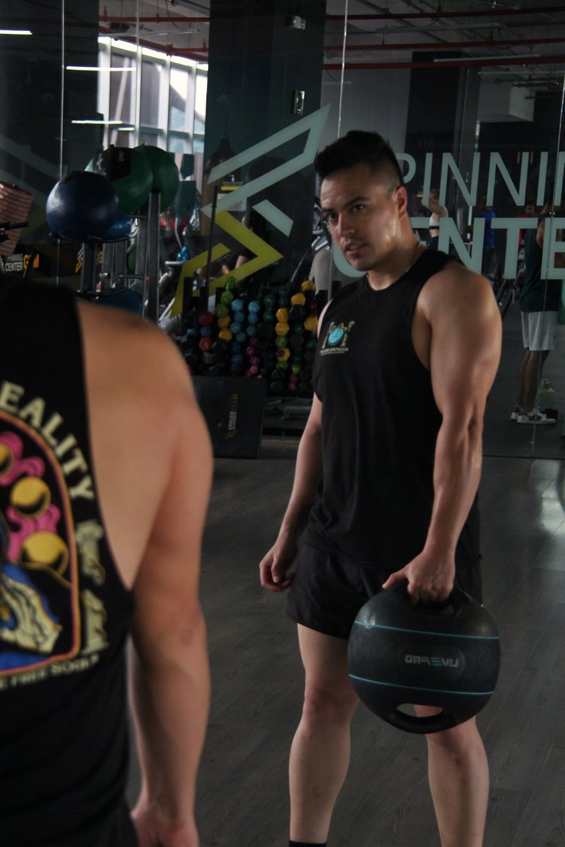 Ivan_Medina10's tweet photo. Día de gimnasio 💪🏻 https://t.co/kmzodGl9qI