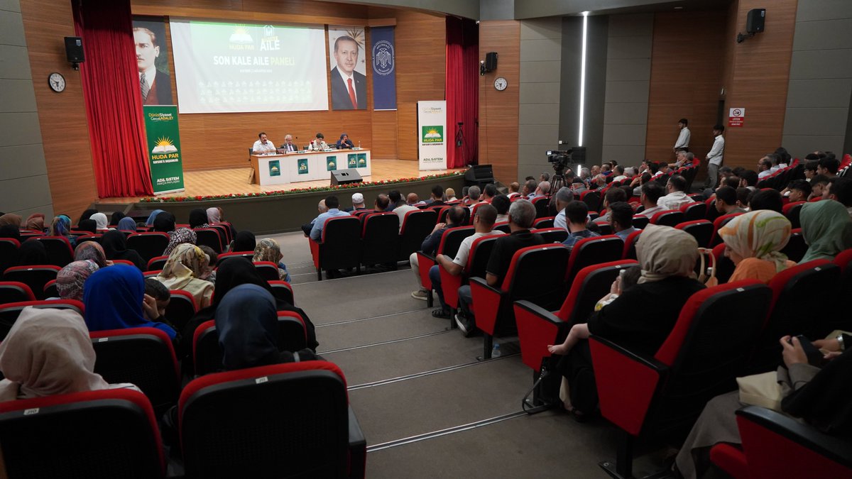 📍Kayseri

Tarihçi Mustafa Armağan, "Tarihi süreç içinde aile kurumu ve tehditler" başlıklı sunumunu gerçekleştiriyor.

#SonKaleAile