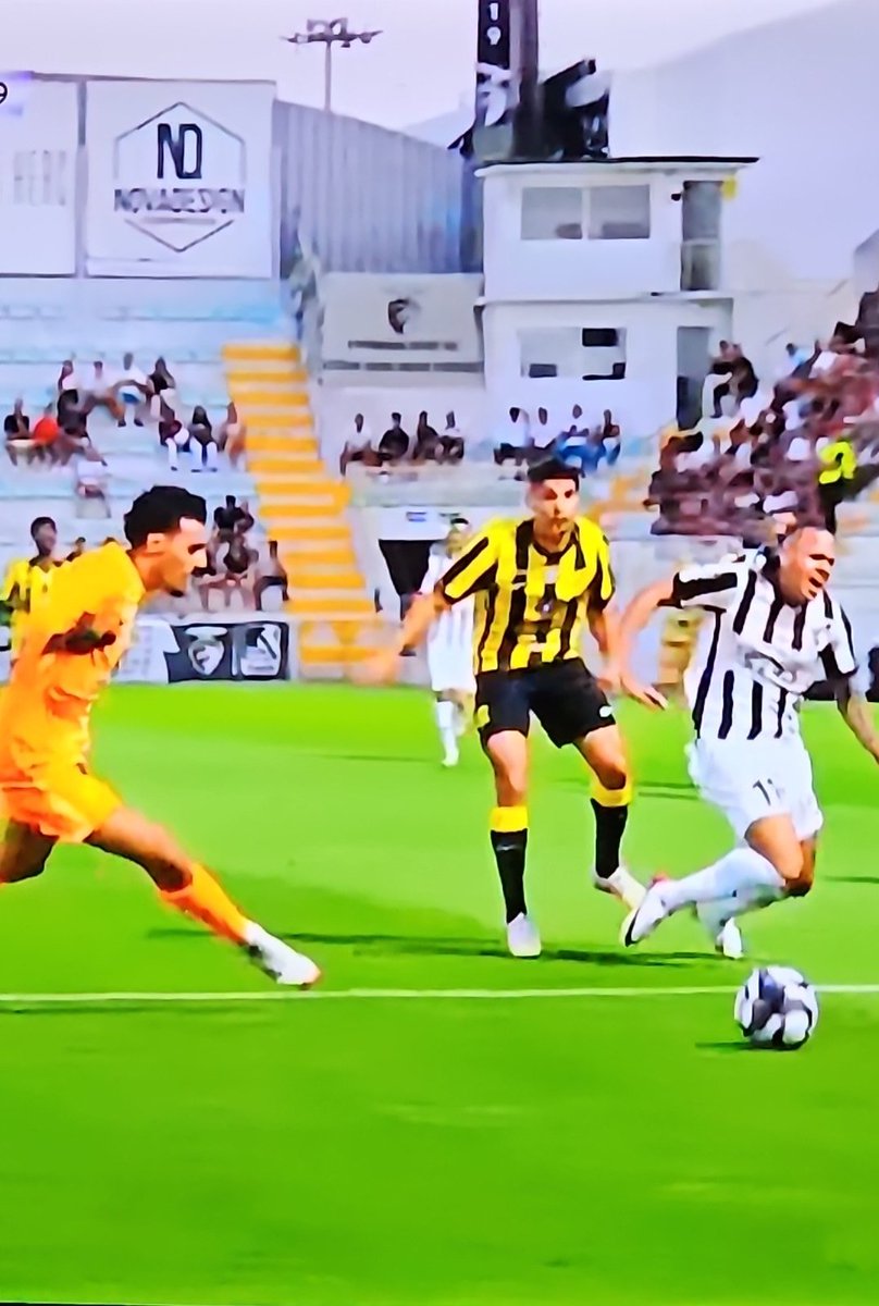 وين يا مرمش تارك الباب لمين!!😱
#الاتحاد_بورتيمونينسي