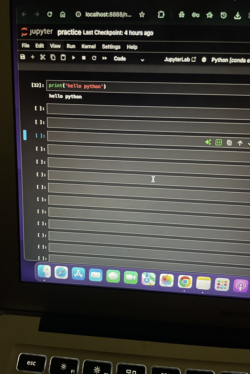 EzekulieJ's tweet image. DAY 41/60 LEARNING DATA ANALYSIS & LANDING A JOB.
PYTHON PHASE
Kicked off my Python journey by setting up Jupyter Notebook, explored the interface, basic navigations, and wrote my first line of code. Ready to dive deeper!!
#60daysoflearningdataanalysis