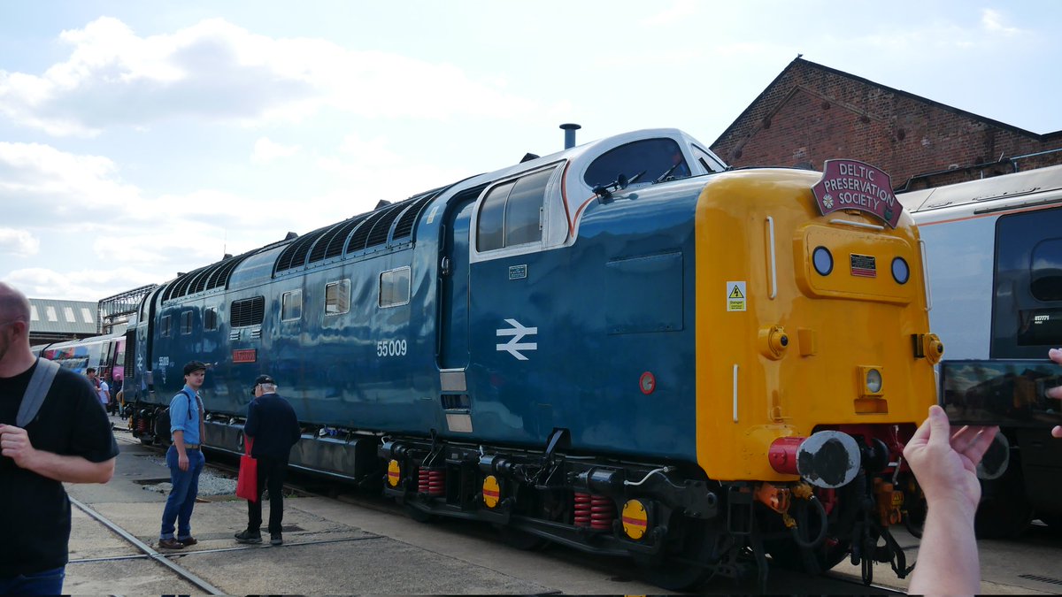 Gotta love a Deltic, 55009 sounded so good on startup too!