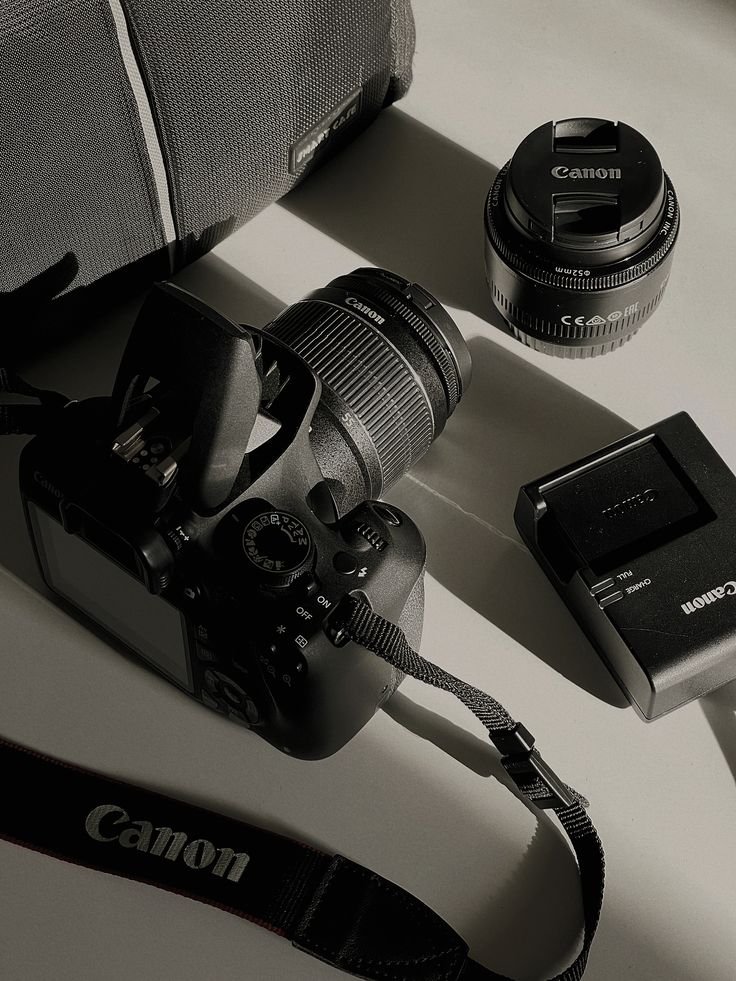 CreedNoah1's tweet image. Photographer. Tattoo artist. Addict.
I live with my demons. Biker enthusiastic

      — some nights, they win.
Get too close and you might burn.
I won’t love you, but I’ll leave a mark.

#SexRol #FreeRol #NSFW