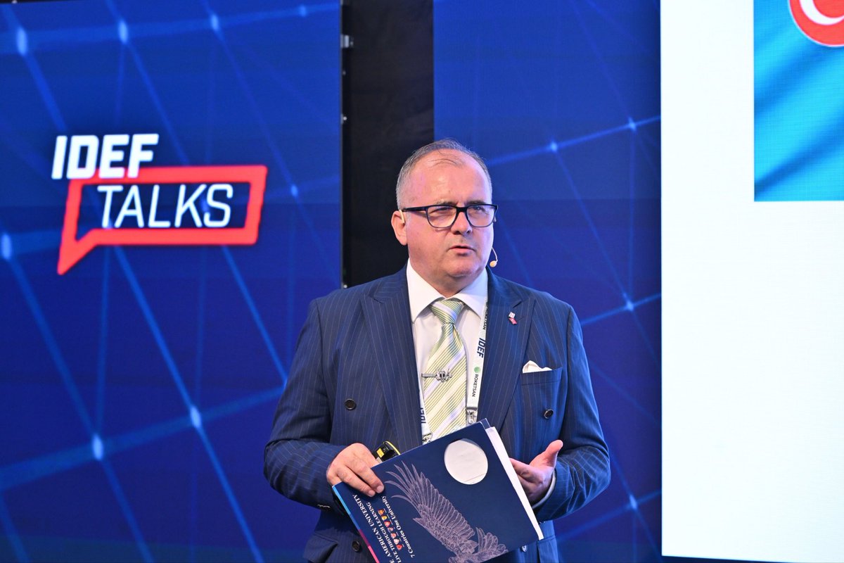 IDEF-25 ,  “IDEF TALKS”’da  yaptığımız sunumumuzu <a href="/Huseyin_Fazla/">Hüseyin Fazla</a> Hocam sürpriz yaparak paylaşmış.  <a href="/Turkic_States/">Organization of Turkic States</a> <a href="/akpinar_serhat/">Serhat AKPINAR</a> <a href="/SavunmaSanayii/">SSB</a> <a href="/KKTCCB/">KKTC Cumhurbaşkanlığı</a> <a href="/hasanunal1920/">Prof. Dr. Hasan Ünal</a> <a href="/HakanAridemir/">Hakan Arıdemir</a> <a href="/tesamtr/">TESAM</a> <a href="/tuicakademi/">TUİÇ Akademi</a> <a href="/ramazanguresci/">Ramazan GÜREŞCİ</a> youtu.be/dreHgpOZkGU?si…

Doç.Dr. M. Sadık AKYAR
IDEF Talks