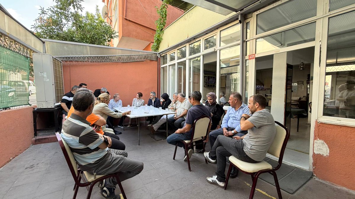 📍İçerenköy Mahallesi | Kastamonu İhsangazi Eğitim, Tanıtım, Dayanışma ve Kültür Derneği (İHDER)

İçerenköy’de faaliyetlerini sürdüren İHDER’i ziyaret ederek Kastamonulu hemşehrilerimizle bir araya geldik.
Nazik ev sahiplikleri için Dernek Başkanı Mehmet Eryılmaz ve yönetimine