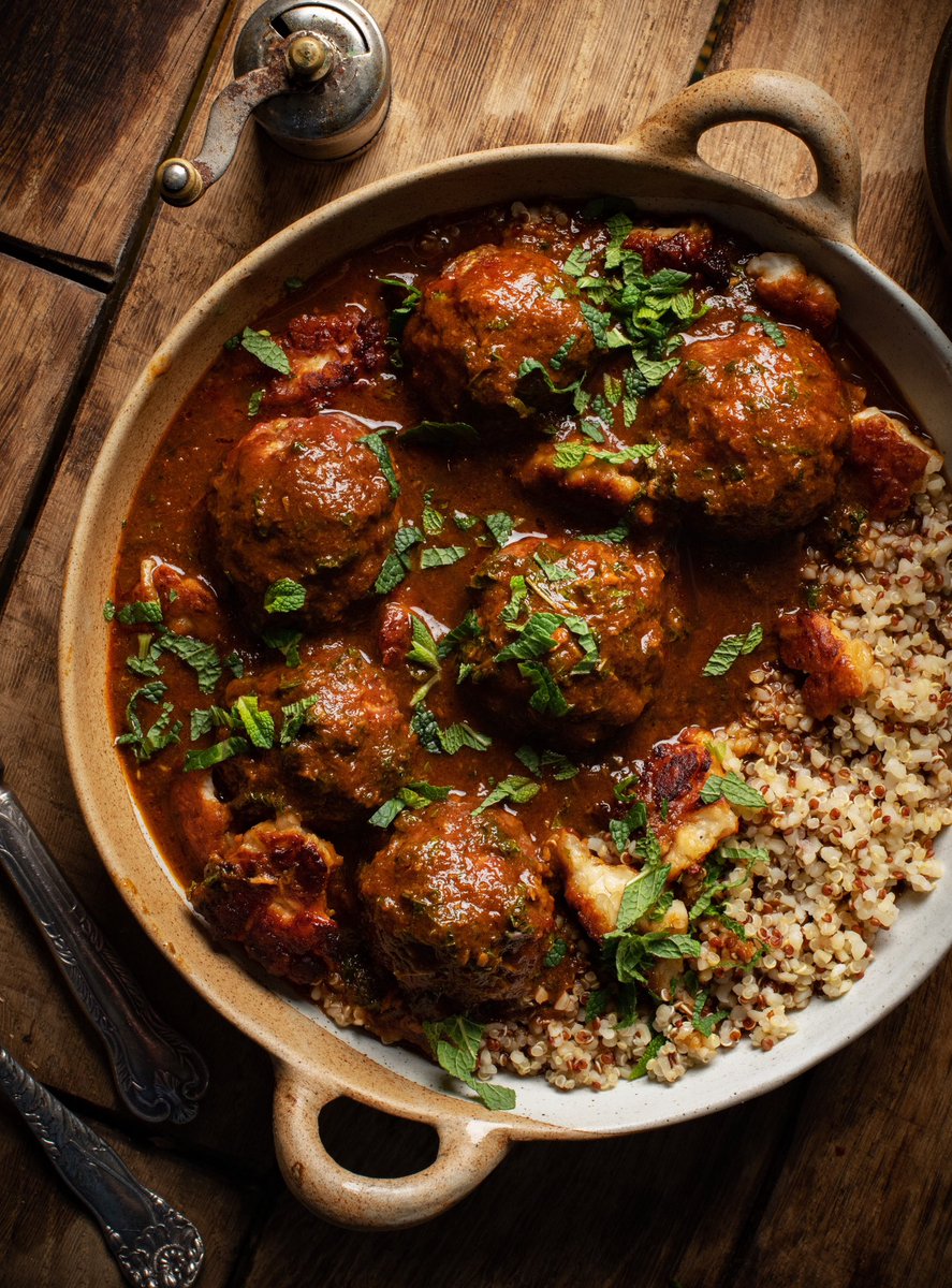 Movie night (Eternity and a Day, 1998), and Lamb Keftedes with Halloumi Nuggets, Bulgar and Red Quinoa. The sauce is made with lamb stock, tomato paste, rosemary, onion, paprika, lemon juice, garlic and rosemary, all blitzed and thickened with a little cornstarch.  #Saturday