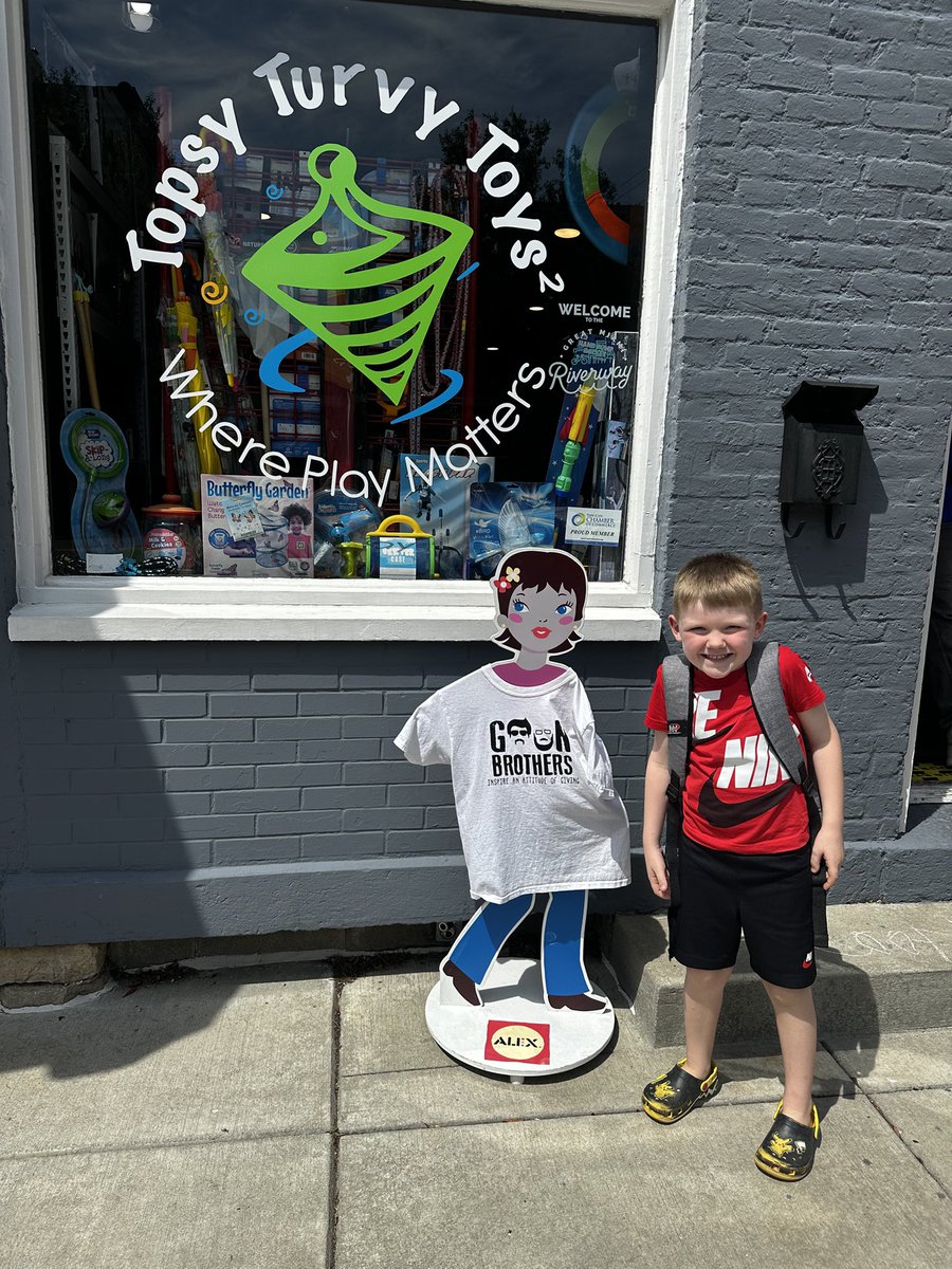 We have our first backpack winner of the day! 🎒 It was won by a lucky customer at Topsy Turvy Toys in Downtown Tipp City. 🎉

“Inspiring unity and generosity within communities throughout the world.” 🌎 

#WAYLF