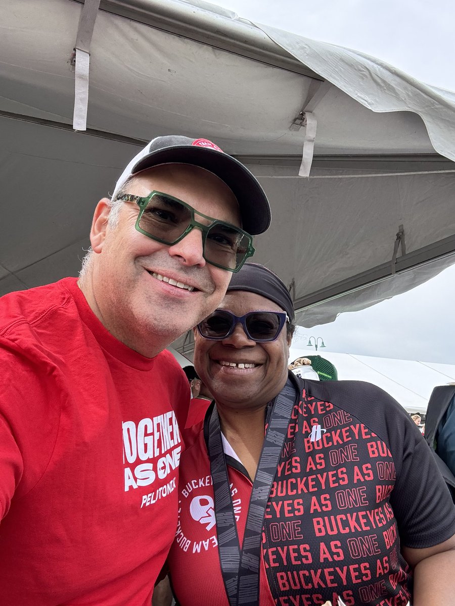 ChristianRolfo's tweet image. A great privilege participating in my first @Pelotonia as volunteer supporting riders 🚴 🚴‍♀️🚴‍♂️!! Together with a great team!
@AsrarAlahmadi 
@KimrynRathmell 
@GianniNigita @HasanovLab @OSUCCC_James 
@OhioStateMedOnc @rolfolab