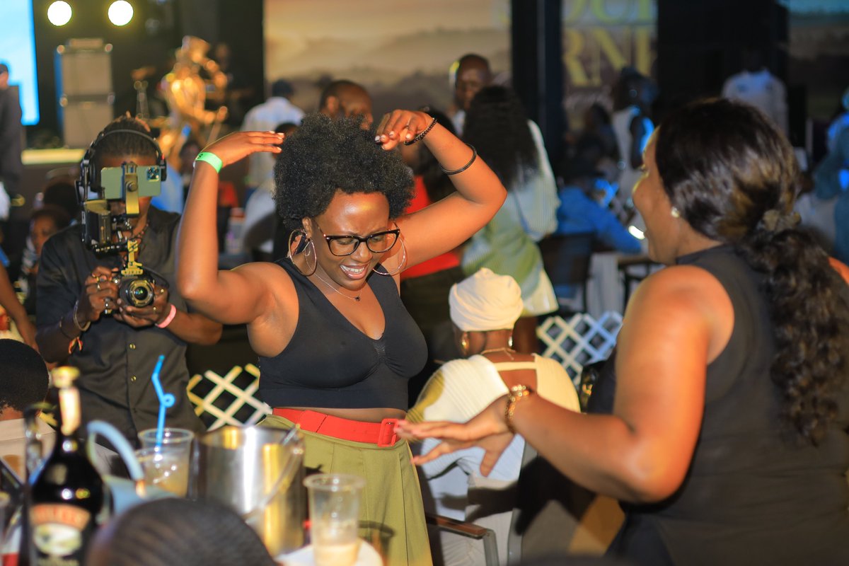 SkyzHotel's tweet image. It&apos;s a turn up with Nicholas Peks on the deck. Turn it up

#TheSoulandRnBExperience #SoulRnB #RnBVibes #SkyzHotel #LetsDoThis