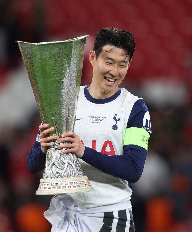 ForTheBadge's tweet photo. Is Son a premier league legend? https://t.co/5Ee3oLK6hb