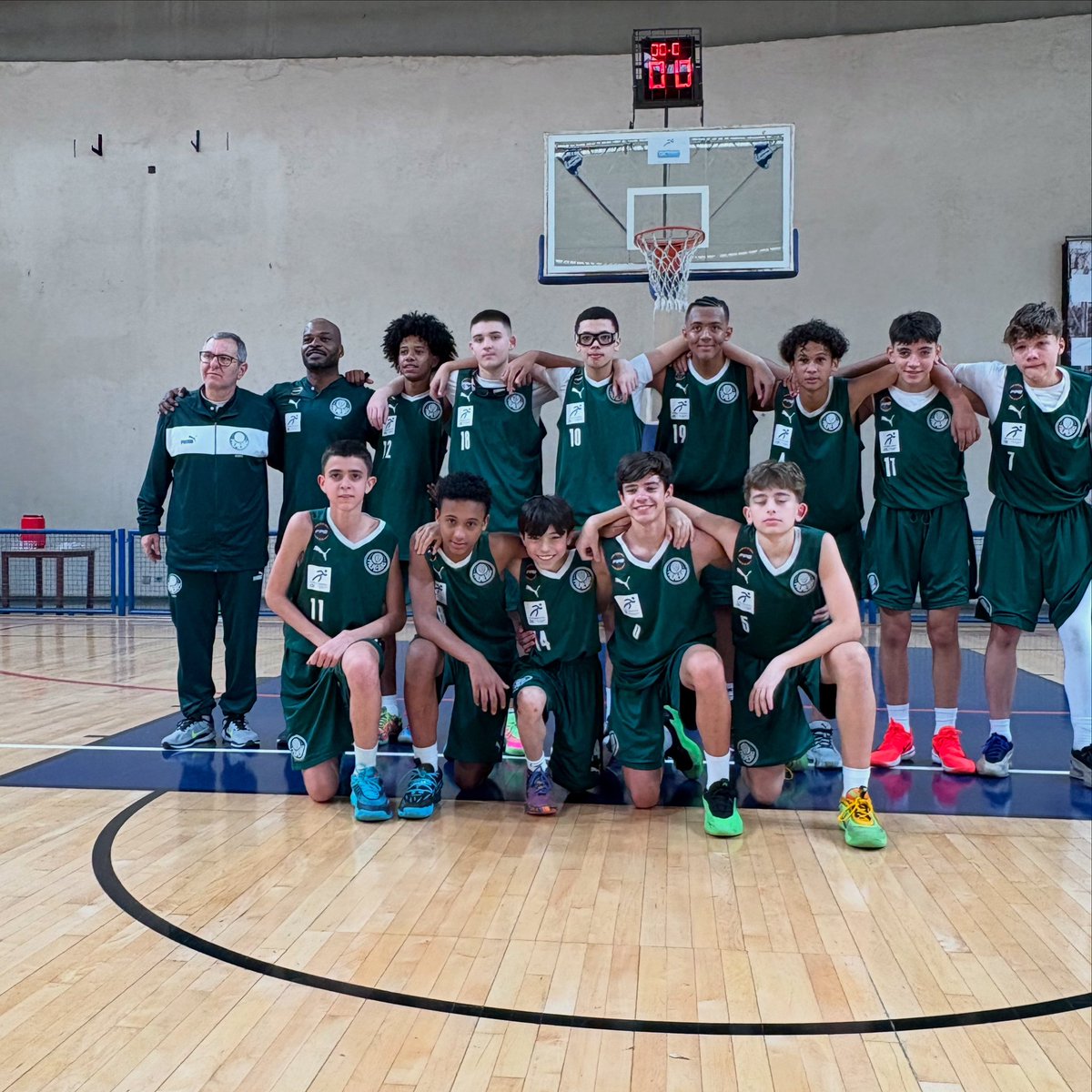 Festa alviverde 💚

Verdão sofre, mas segura vantagem e começa o segundo semestre com importante vitória fora de casa diante o Esperia por 51 a 43 pelo Paulista Sub-13 neste sábado.

#BasquetePalestrino #CriasDoPalestra #AvantiBasqueteSEP