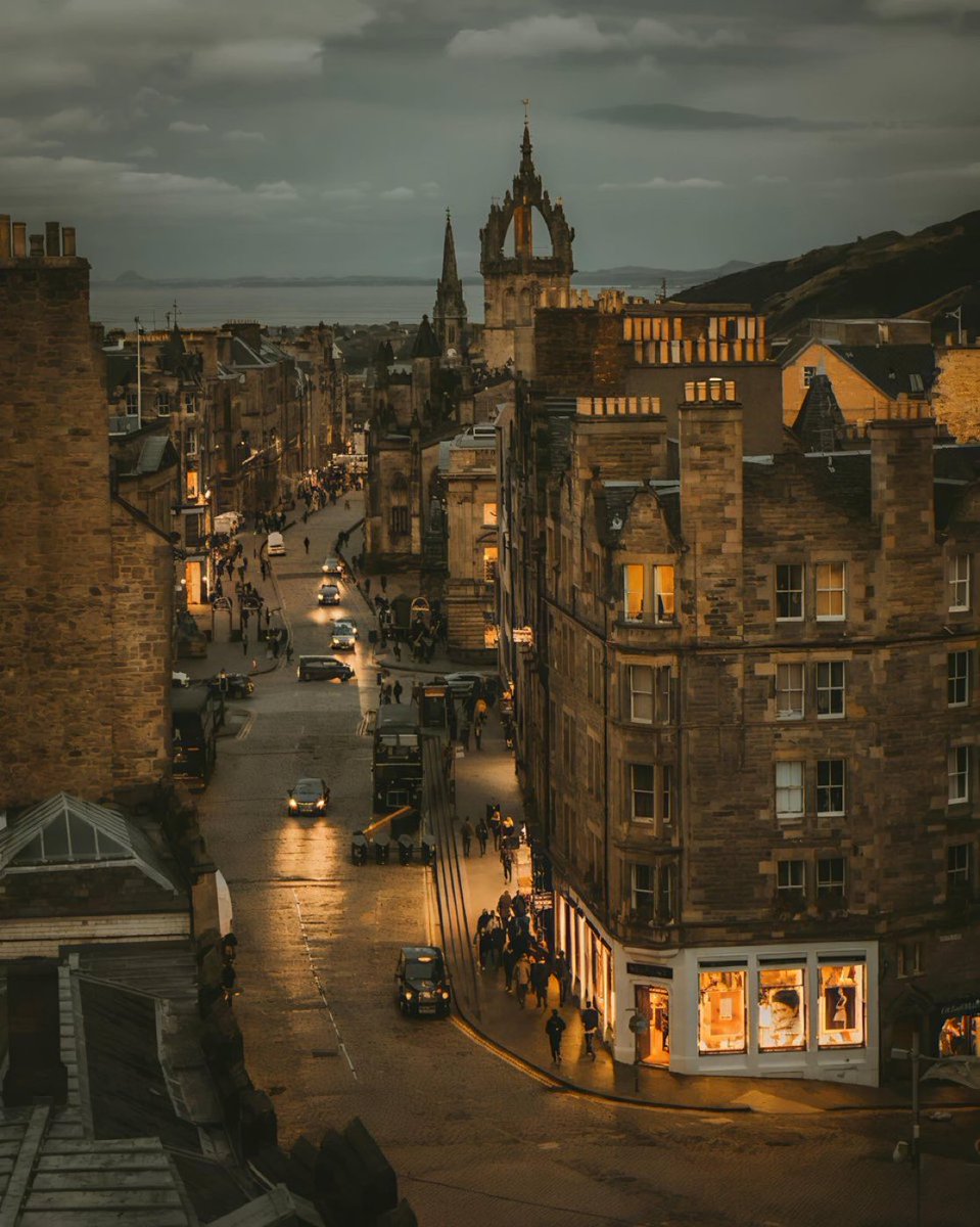 yapilacakIar's tweet photo. İskoçya, Edinburgh’a git. https://t.co/yv533guIwh