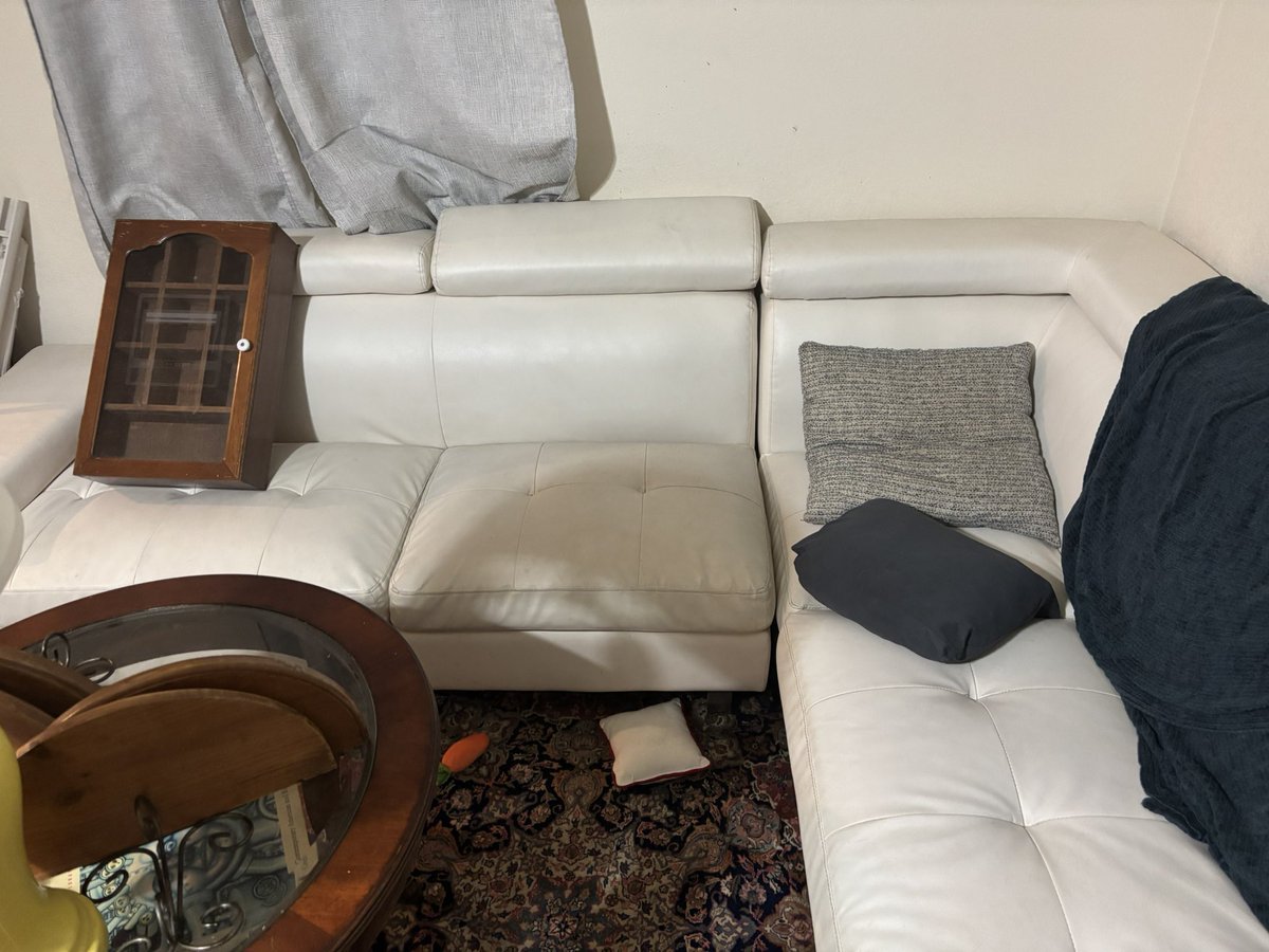 5thColumn.Sui - ππ― (@5thcolumnevents) on Twitter photo 1/2:   I'm trying to sell a couch online.. actually I'm selling everything in my home.  
I have to move.. I have some really great mid-century pieces if anyone's interested, but anyway..
Everyone who contacts me is a scammer, & they give themselves away in the first text.π§΅ 1/2:   I'm trying to sell a couch online.. actually I'm selling everything in my home.  
I have to move.. I have some really great mid-century pieces if anyone's interested, but anyway..
Everyone who contacts me is a scammer, & they give themselves away in the first text.π§΅