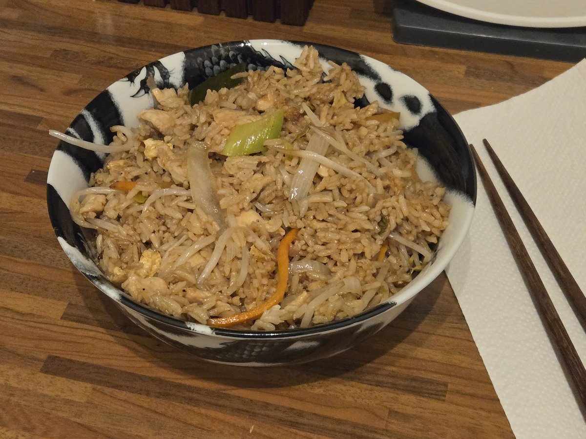 Dank <a href="/DitoMido/">𝘿 𝙄 𝙏 𝙊</a> und seinen Stream vom Mittwoch total Hunger auf "Egg Fried Rice" bekommen. Vielen Dank auch 😅
