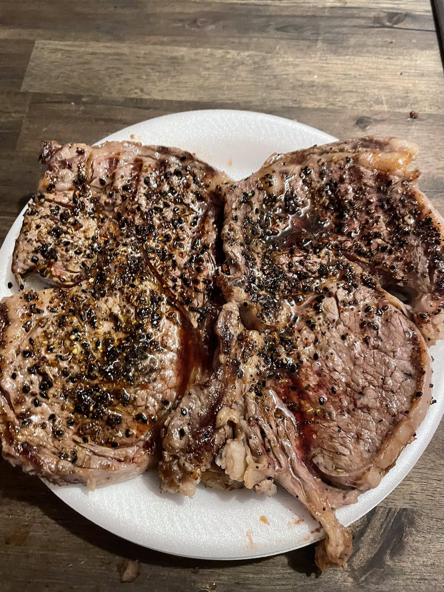 JimWhite1980's tweet photo. @danosseasoning First time using Dan-o’sasoning. Turned out great https://t.co/fMaoxkeNi7