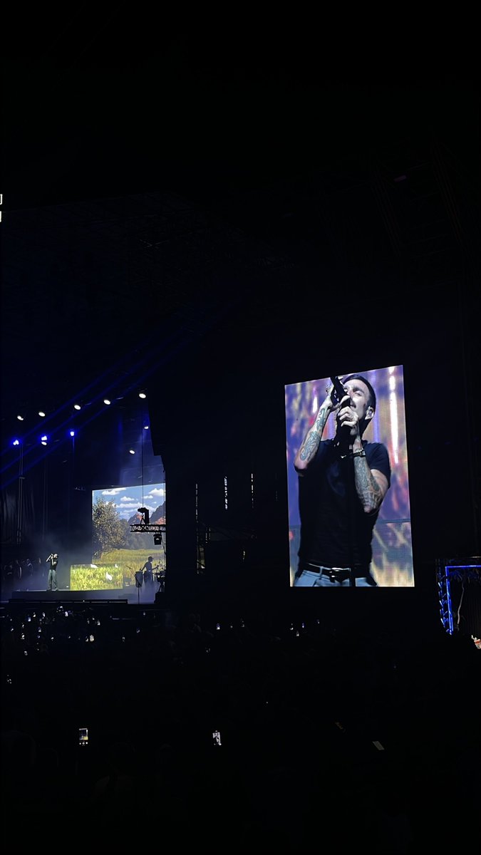 silkyfall's tweet photo. Oficialmente vi en vivo a unos de mis cantantes favoritos de toda la vida, gracias a mi pareja, con él lo he disfrutado el doble💛 https://t.co/Pg0LUZqT9q