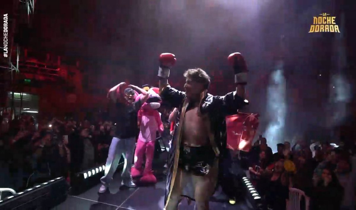 WalterVelasqez's tweet image. Por estas cositas pago puntual el internet #LaNocheDorada