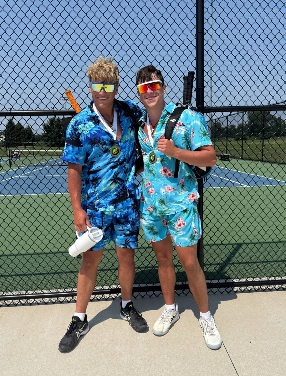 Baron Alumni Tournament 
What a great day at DeKalb as many prior Baron grads and current players came together to play tennis.  Congrats to all winners!