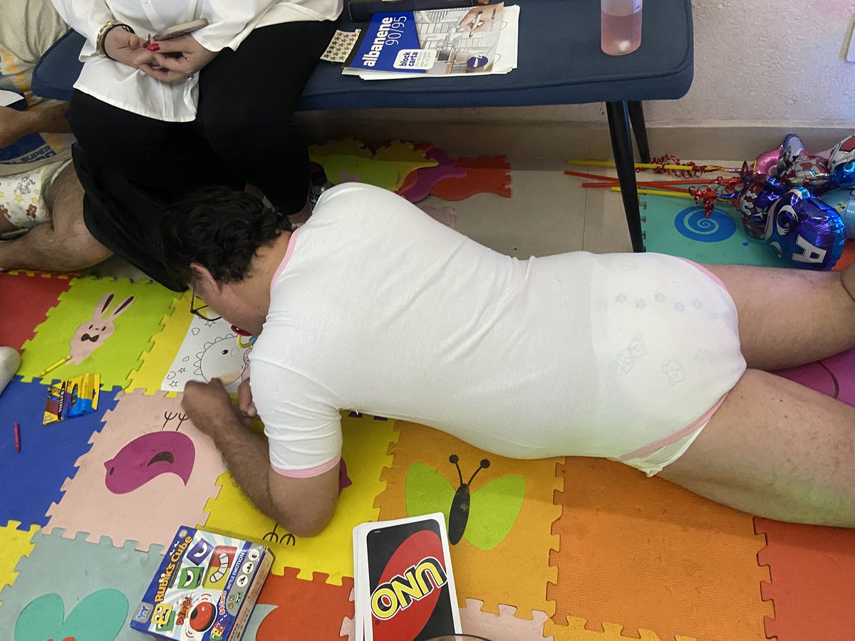 Colouring time at a littles party <a href="/Guarderiabdlen1/">Guarderiabdlencdmx</a>