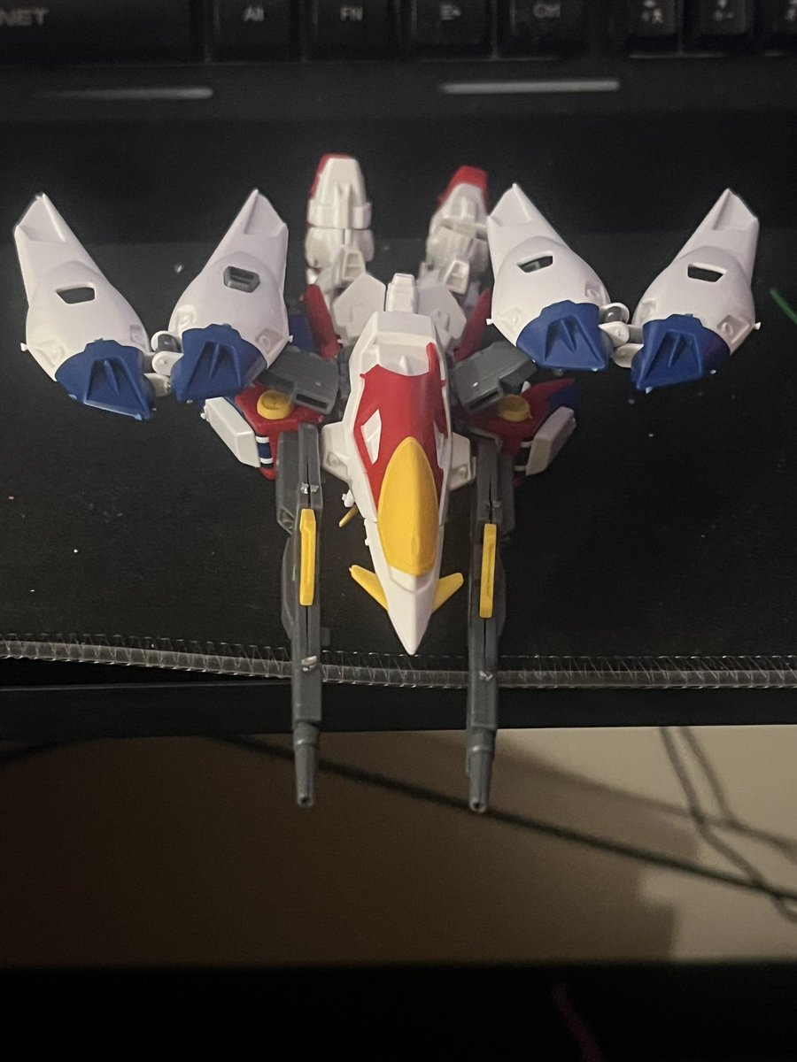 LVGGAMINGEXP's tweet image. Annnnd done. Spent $18 on this, and it definitely feels like it. Pieces kept falling off, stickers won’t stick, and I didn’t realize how small it was too! 

Still fun tho, think I might do Epyon next! #Gundammodelkit #Gunpla #WingZero #MobileSuitGundamWing #BANDAI