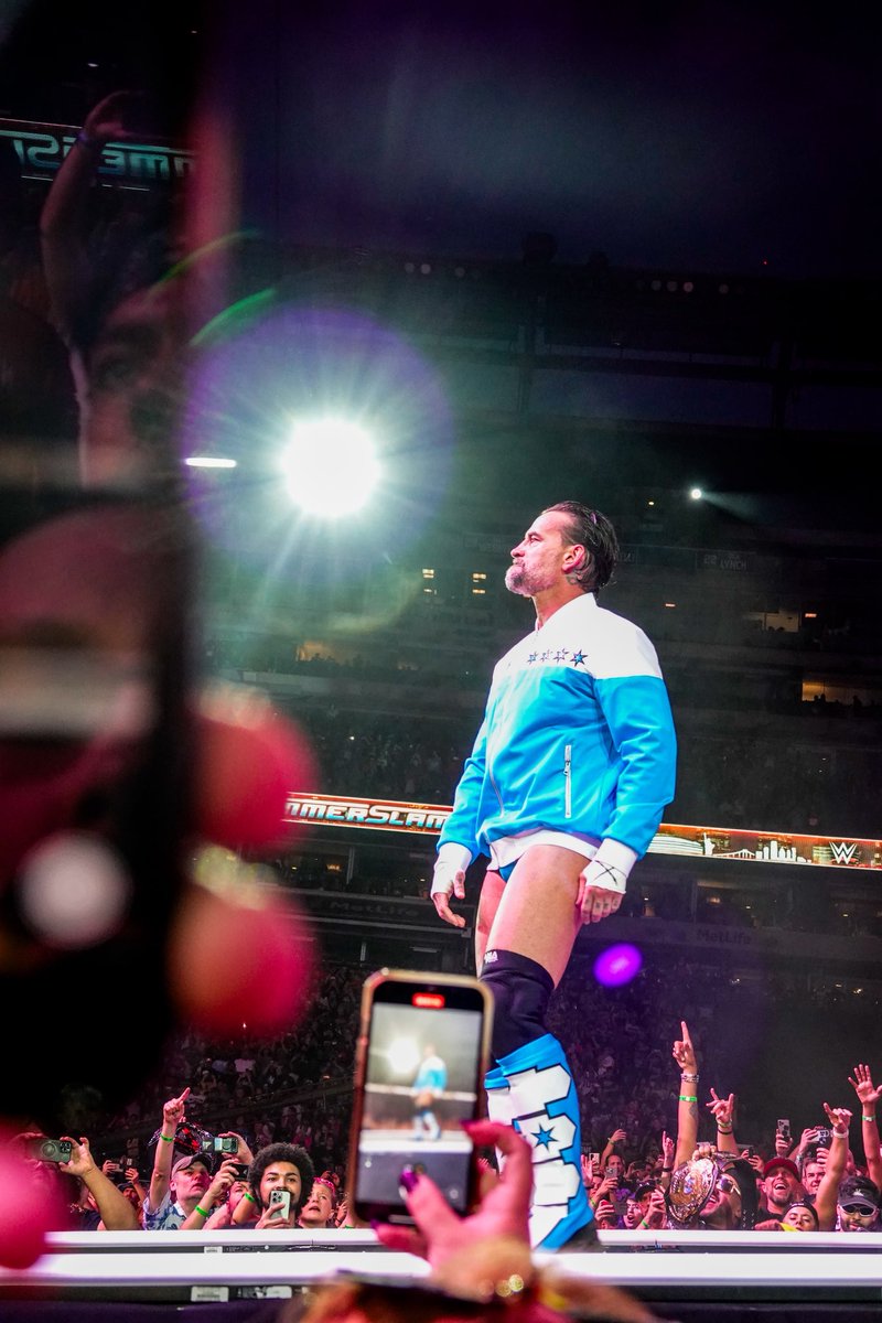 ECBITW's tweet photo. 📸 📱 

BITW

@CMPunk 

#SummerSlam https://t.co/glGjGYAiaY