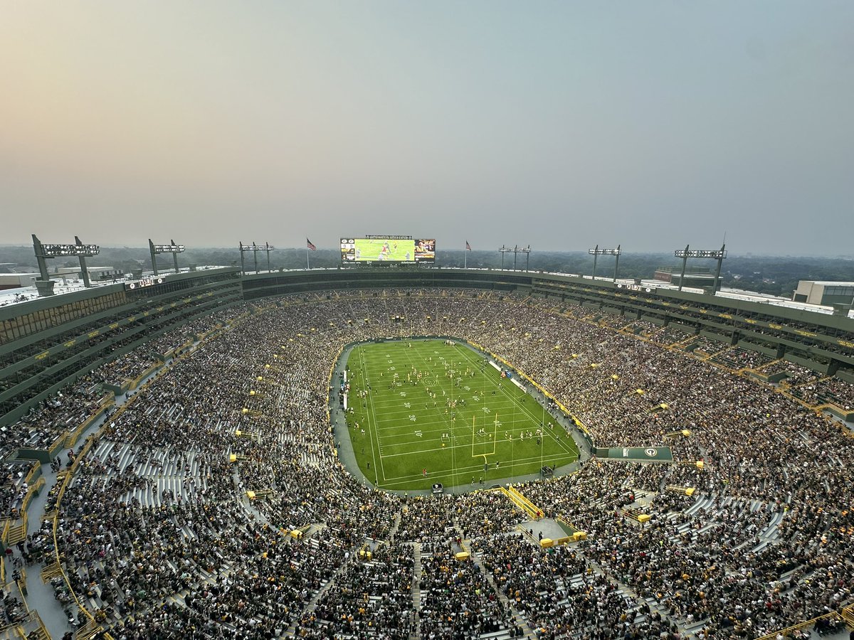 PackerBacker's tweet image. Beautiful night for Packers family night