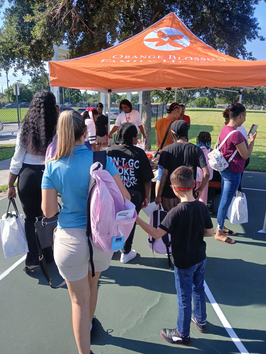 Our "Back-to-School Extravaganza" was a HUGE success! Thank you to the Rosen Foundation for sponsoring this amazing event!