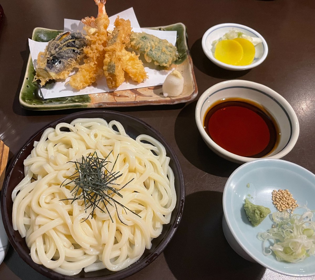 関内駅すぐ近くの、サザンの原由子さんのご実家である、天ぷら屋の天吉さんがあるので、モノノフかつサザンファンの方は是非😊
#夏のバカ騒ぎ