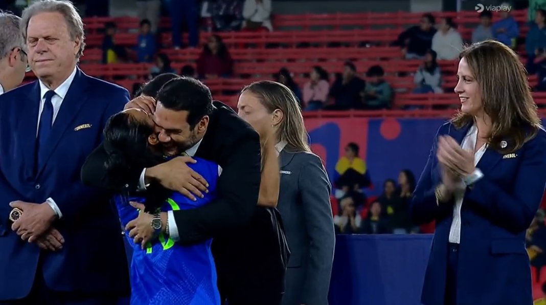 fifi5035's tweet photo. #Paspourlolo
https://t.co/3rWXxDS2Cq
@Foetbal247TBG: Marta is the Player of the tournament. #CopaAméricaFeminina #COLBRA #COLxBRA https://t.co/67XqJSMEhe