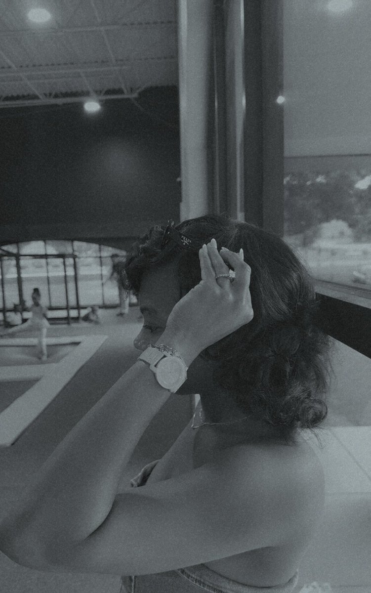 _MooreD_'s tweet image. In my world… minding my business 🫶🏾