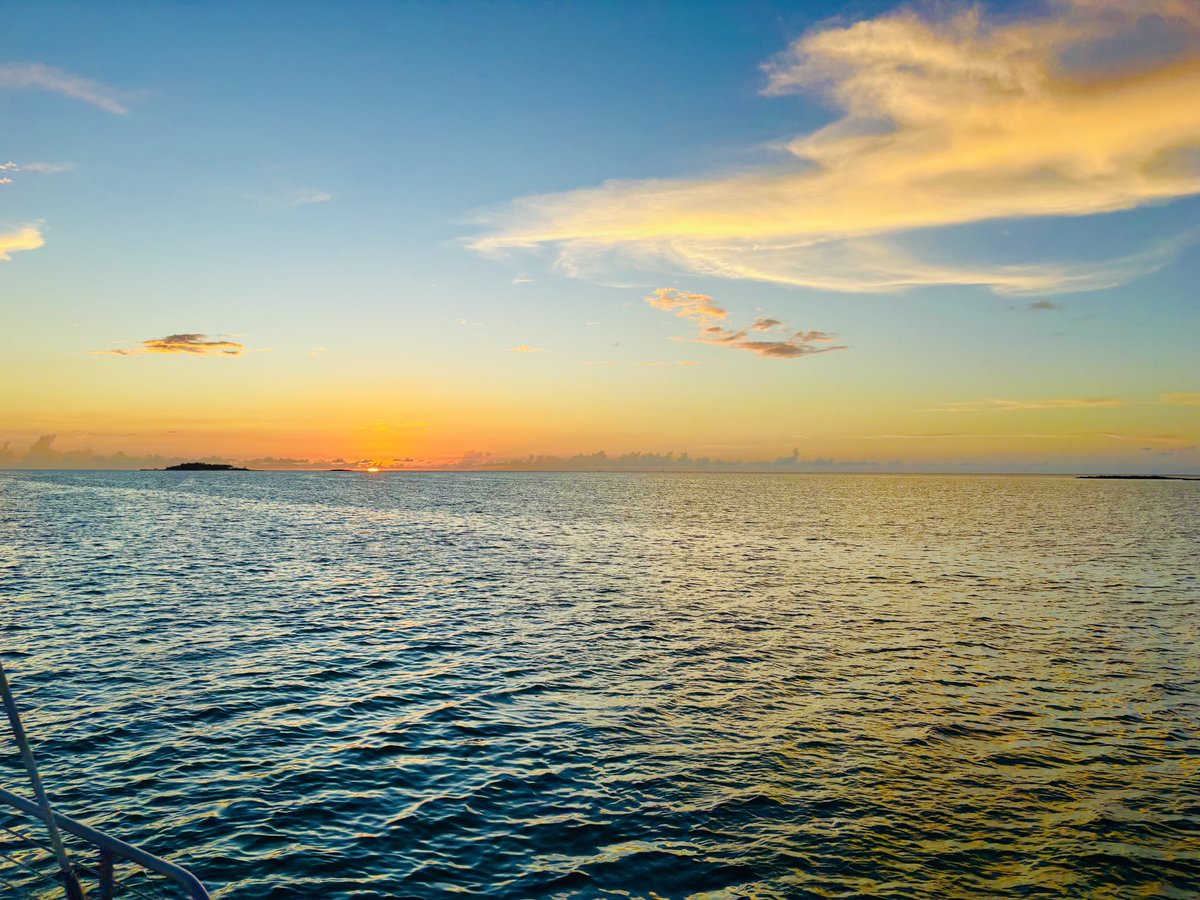 Bahama Sunset 🌅 

#GoRacers🏇