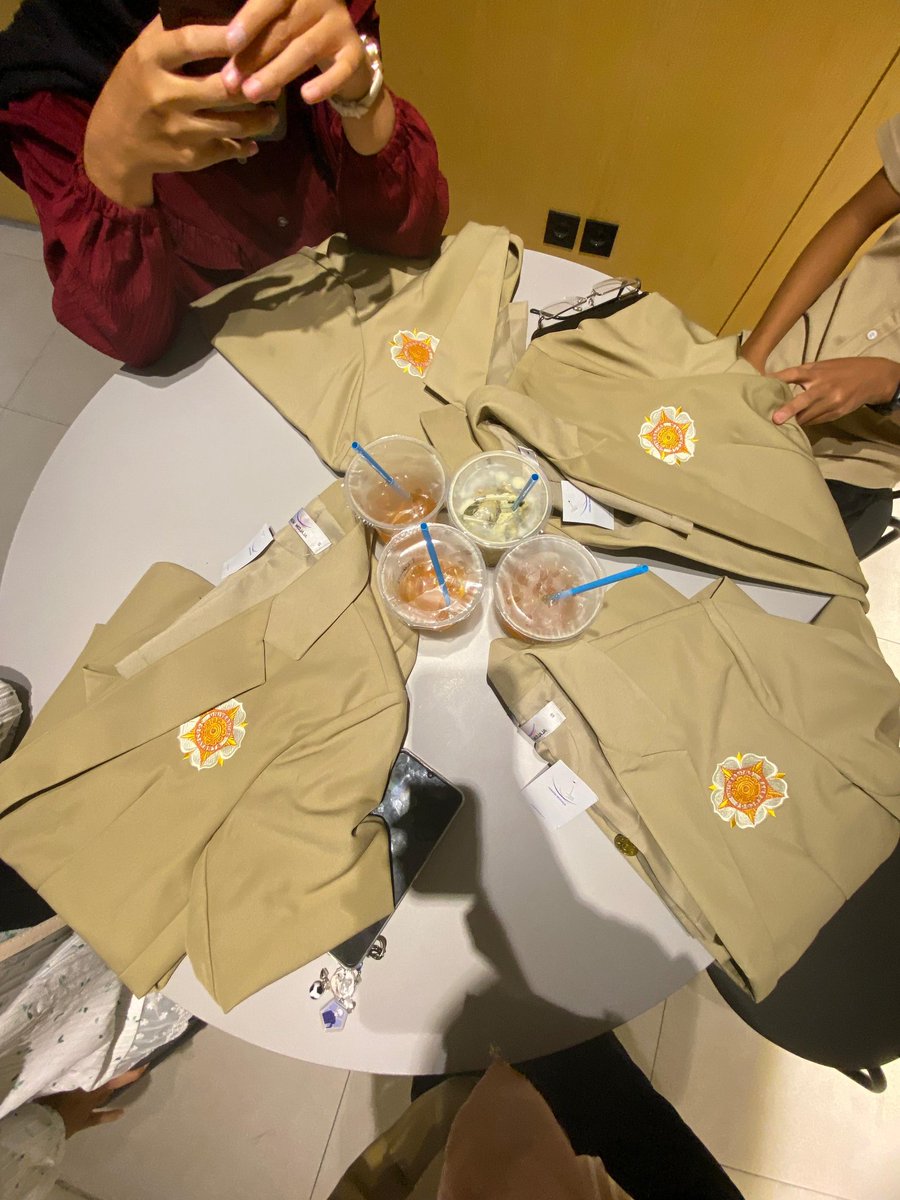 el's🧃 tweet media