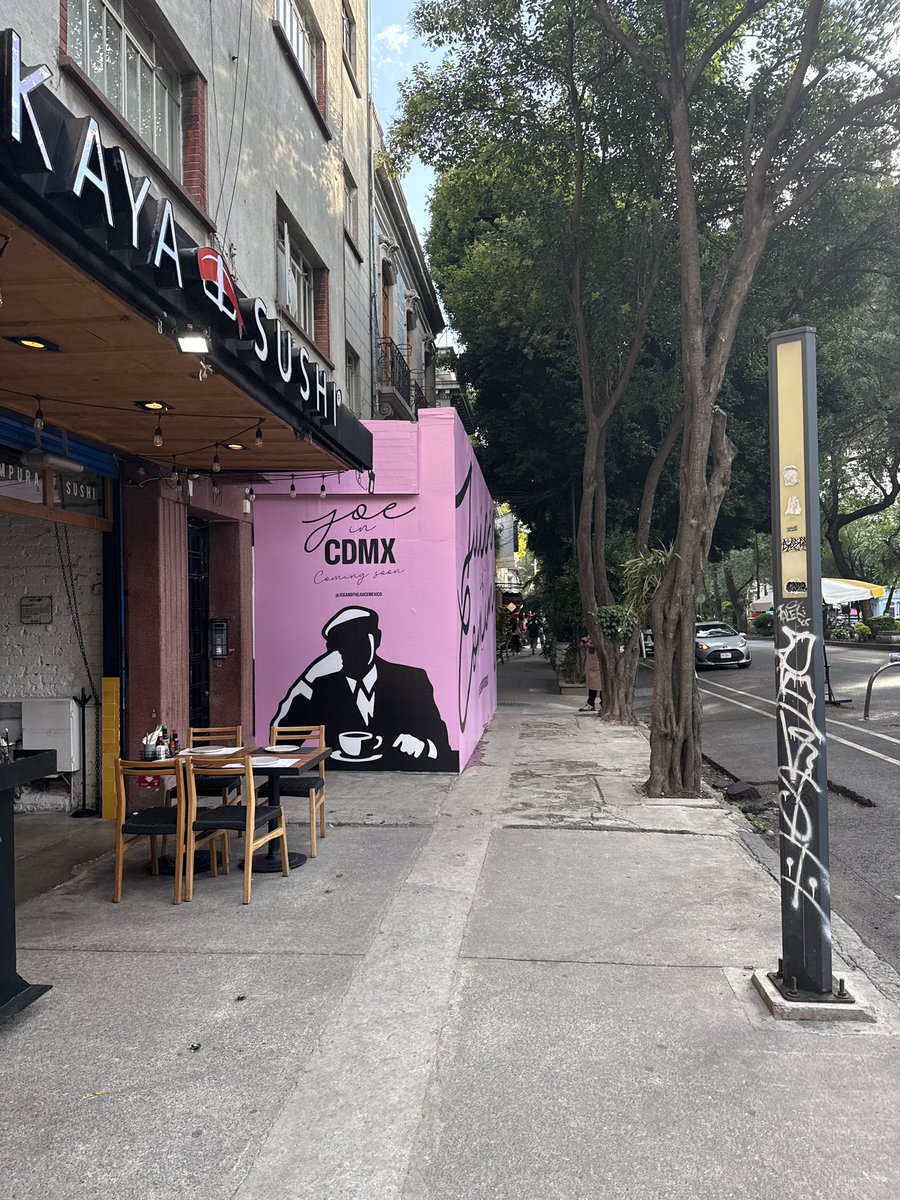 <a href="/Miguel_STrev/">Miguel Soto</a> <a href="/AlessandraRdlv/">Alessandra Rojo de la Vega</a> Que pasó con los árboles? Hola <a href="/AlcCuauhtemocMx/">Alcaldía Cuauhtémoc</a>, <a href="/erikayazminrg/">ErikaRg</a>, una solicitud con respeto: este anuncio está ocupando espacio extra en la banqueta. Sería excelente contar con una regulación más clara para evitar este tipo de obstrucciones. ¡Gracias por tu atención!