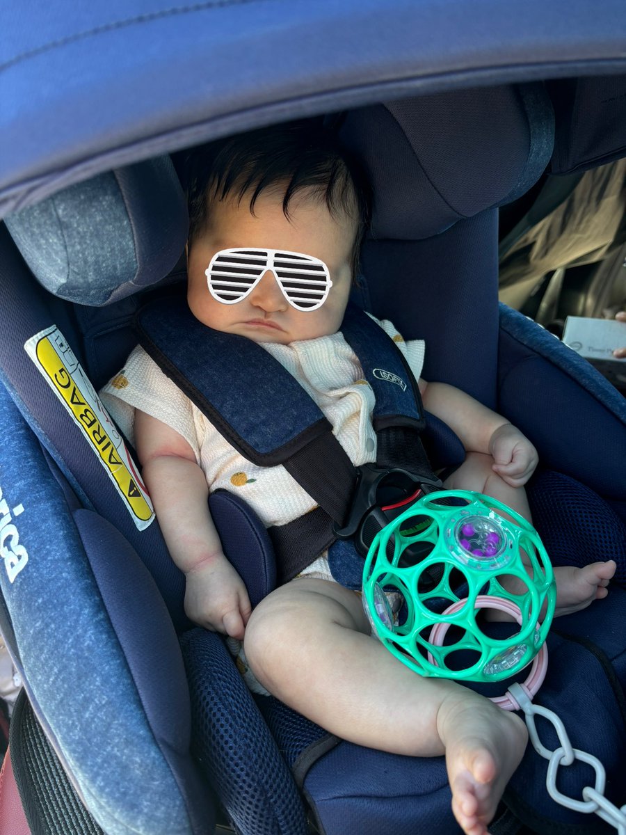 kiy1223's tweet photo. 娘ちゃん、2ヶ月にして初めてのパパブーブ🚗³₃ WRX！ なんなら私も産後初めてかもwwww https://t.co/qAZA1Q6i8C
