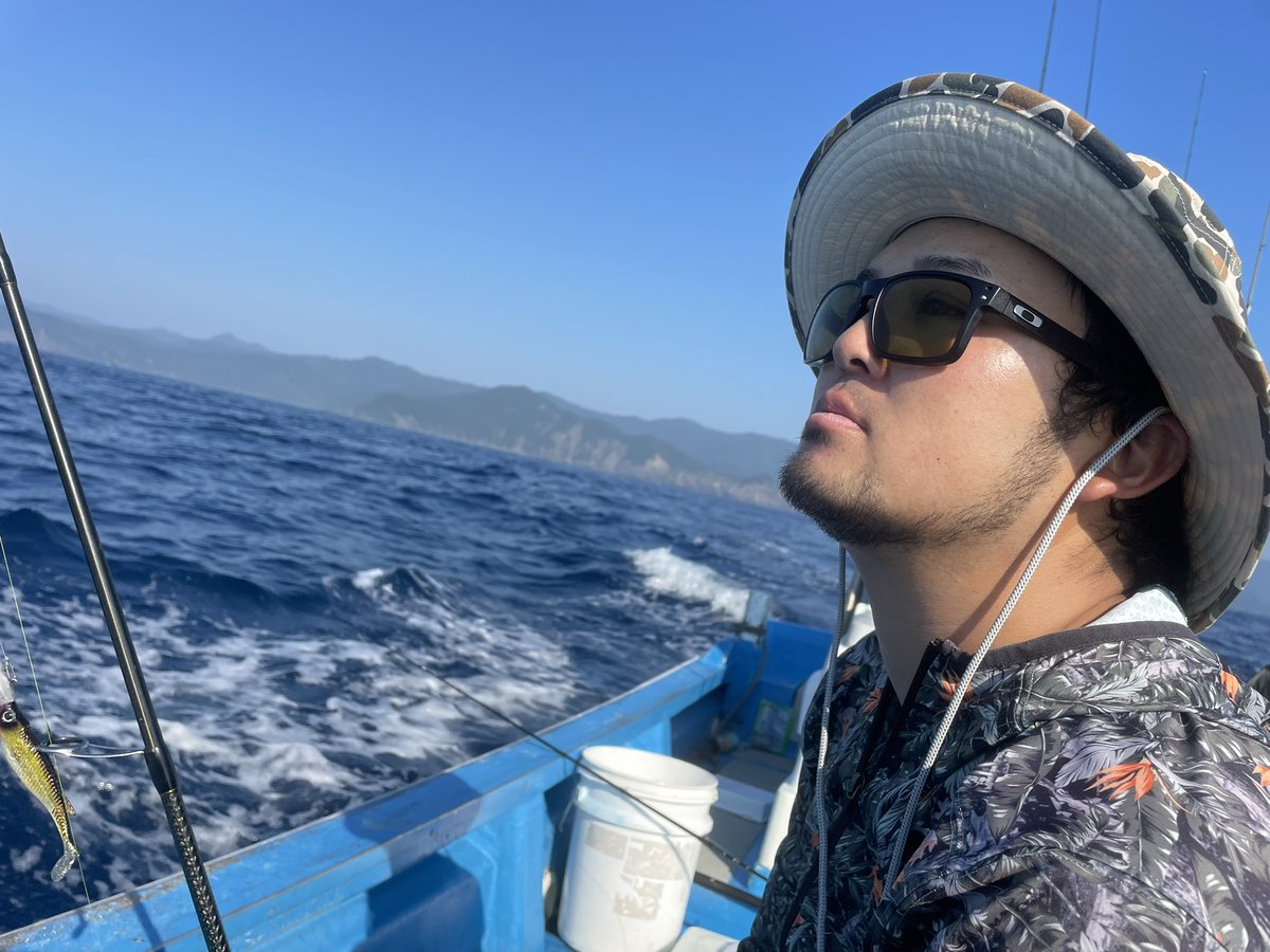 遠賀のみんなと夏休みボートロック💪
中層スイミングのオオモンハタ
ボトムゲームなアカハタ
みんなでワイワイ楽しかった〜
若干1名うぉろろってたけど笑笑
#ボートロック 
#遠くを見るとよい