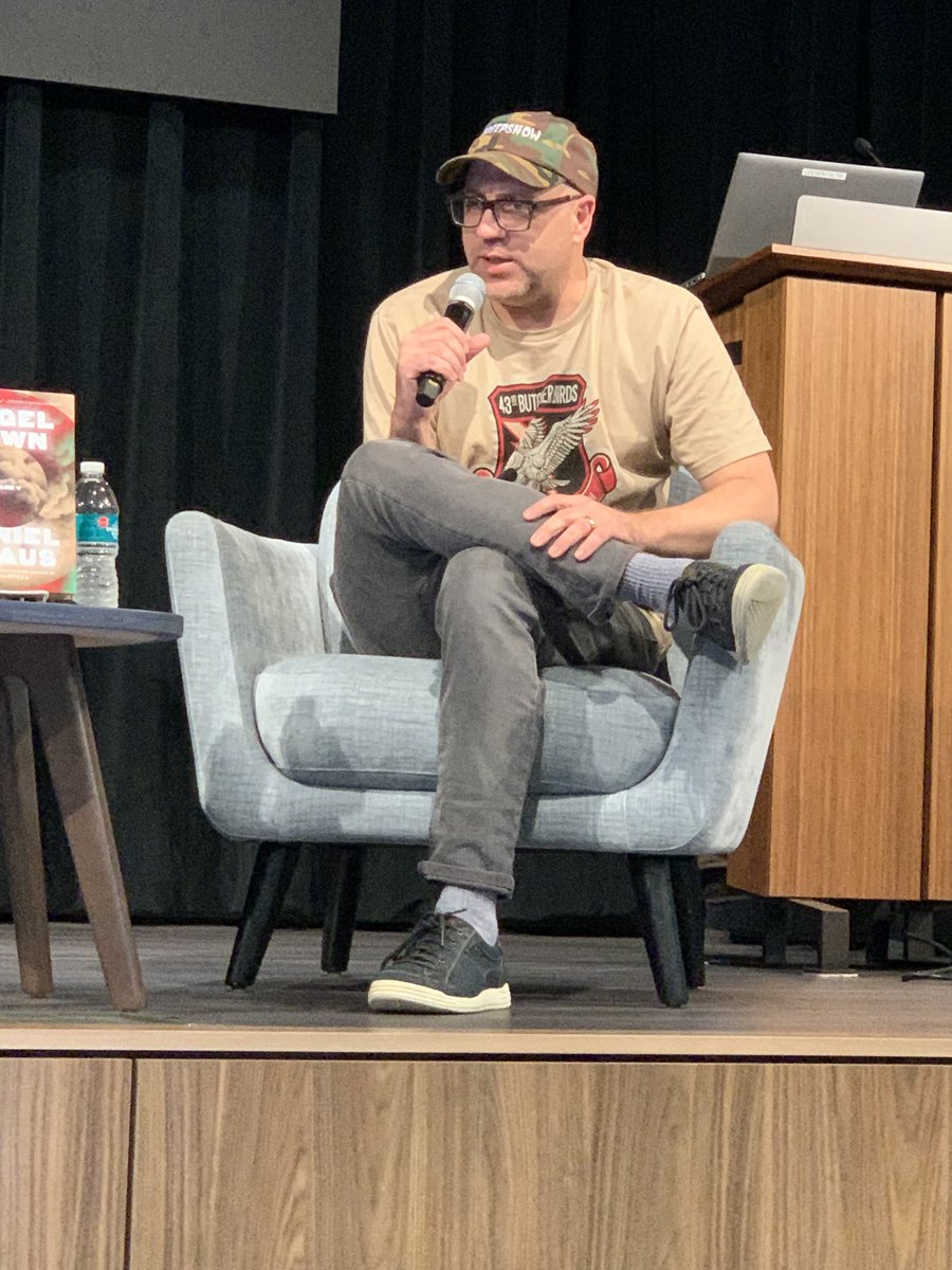 So honored to say I’ve now met one of my  favorite authors. If you haven’t read anything by Daniel Kraus, his writing and imagery will stay with you long after the final pages of his novels!

#BookTour #inspiring #AuthorsOfTwitter #readerscommunity #amreading